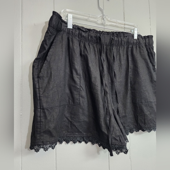 Time And Tru Black Linen Relax Fit Shorts - Picture 2 of 9